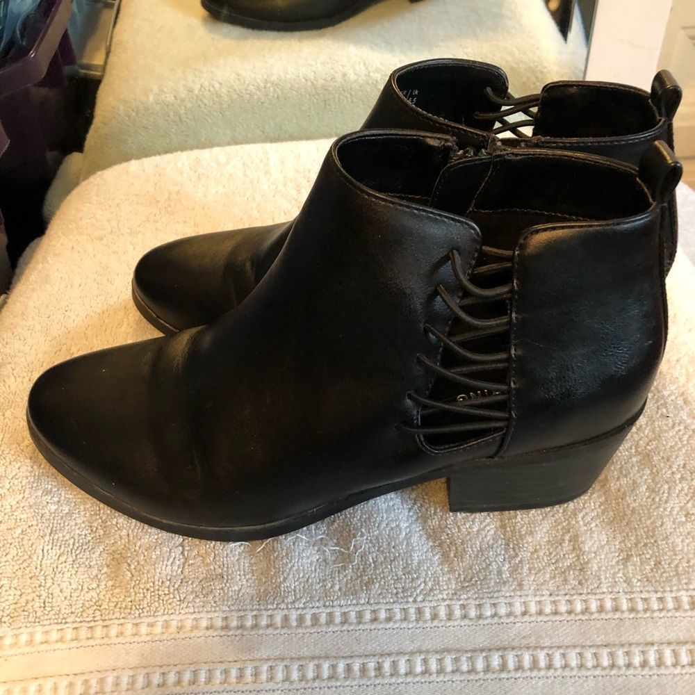 Call it Spring short boots size 8